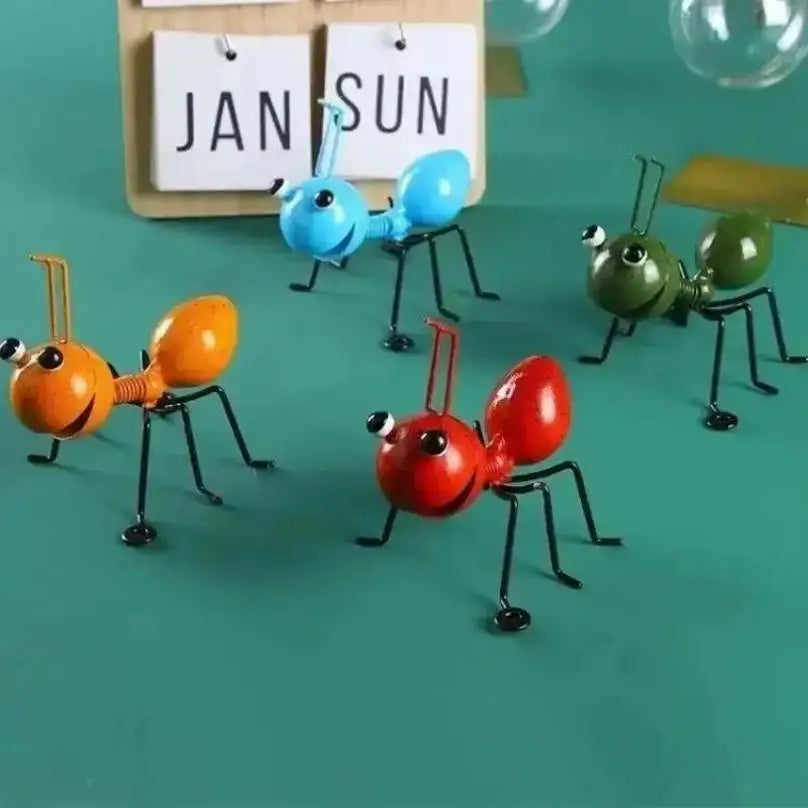 1 Pcs Creative Animal Crafts Home Decoration Crafts Iron Art Metal Ant Wall Hanging Crafts Outdoor Garden Cute Bionic Gift