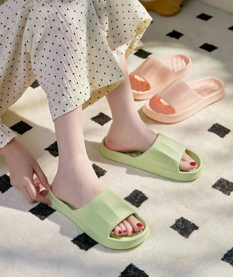 Summer Women's Slippers Cartoon Bear Indoor Soft Sole Comfortable Exquisite Slides Bathroom Anti-slip Beach Outdoor Leisure Shoe