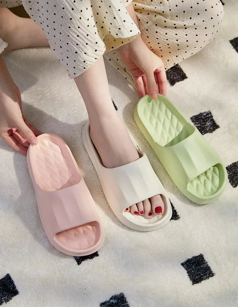 Summer Women's Slippers Cartoon Bear Indoor Soft Sole Comfortable Exquisite Slides Bathroom Anti-slip Beach Outdoor Leisure Shoe