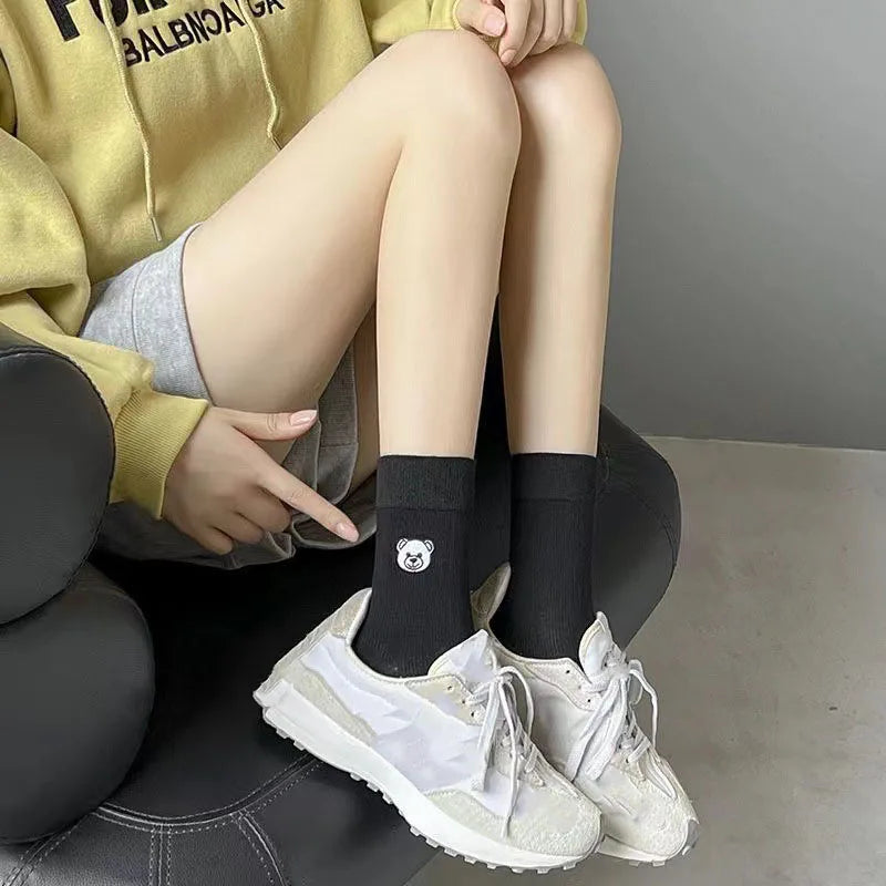 5 Pairs Of Women's Socks Set Spring And Autumn Black And White Pure Cotton Women's Socks Cute Cartoon Bear Pattern Casual Socks