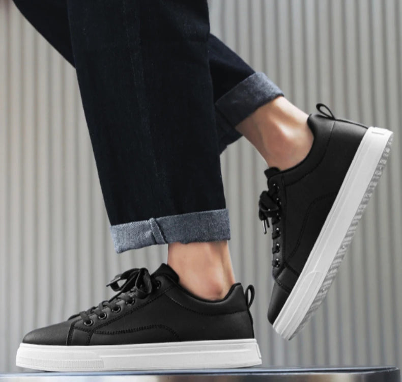 New Spring and Autumn Men's Casual Board Shoes Trendy Student White Shoes, Fashionable Men's Single Shoes
