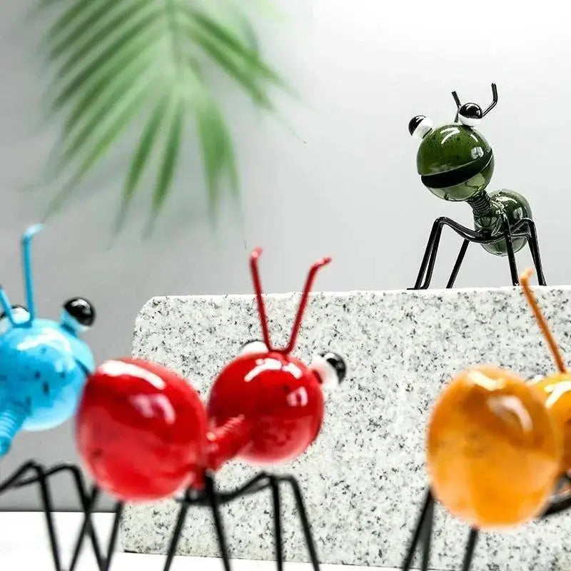 1 Pcs Creative Animal Crafts Home Decoration Crafts Iron Art Metal Ant Wall Hanging Crafts Outdoor Garden Cute Bionic Gift