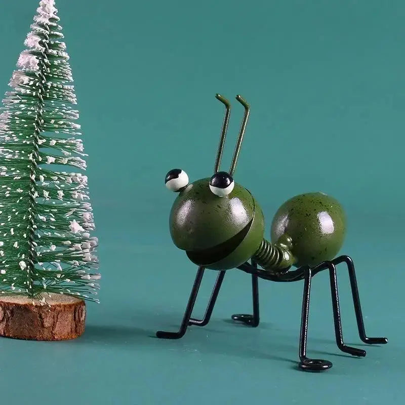 1 Pcs Creative Animal Crafts Home Decoration Crafts Iron Art Metal Ant Wall Hanging Crafts Outdoor Garden Cute Bionic Gift