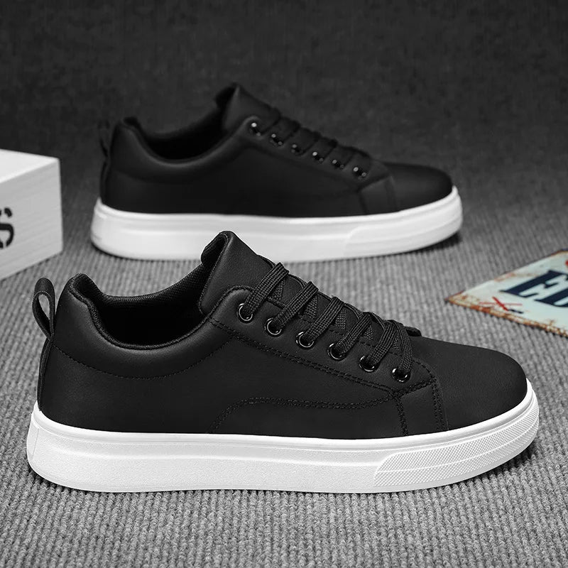 New Spring and Autumn Men's Casual Board Shoes Trendy Student White Shoes, Fashionable Men's Single Shoes