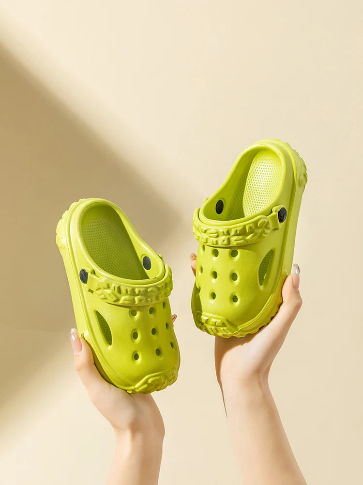 Cute Non-slip girls clogs sandals garden shoes cartoon child baby sandals summer kids slippers high quality beach kids sandals