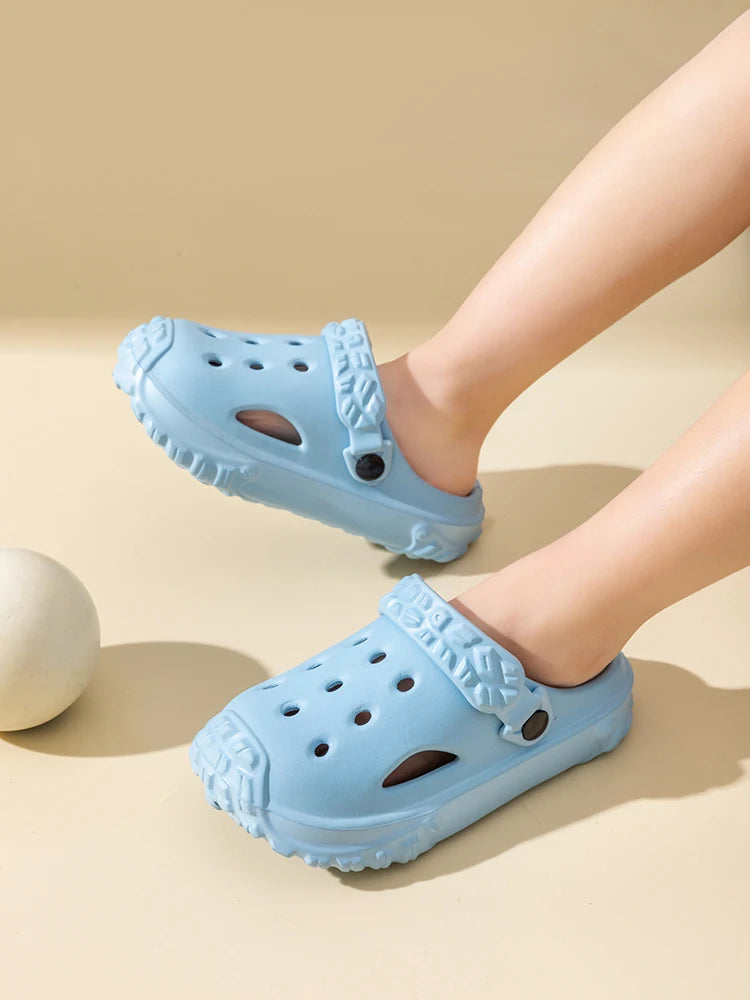 Cute Non-slip girls clogs sandals garden shoes cartoon child baby sandals summer kids slippers high quality beach kids sandals