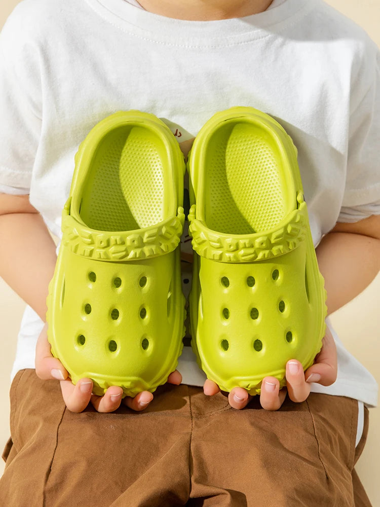 Cute Non-slip girls clogs sandals garden shoes cartoon child baby sandals summer kids slippers high quality beach kids sandals