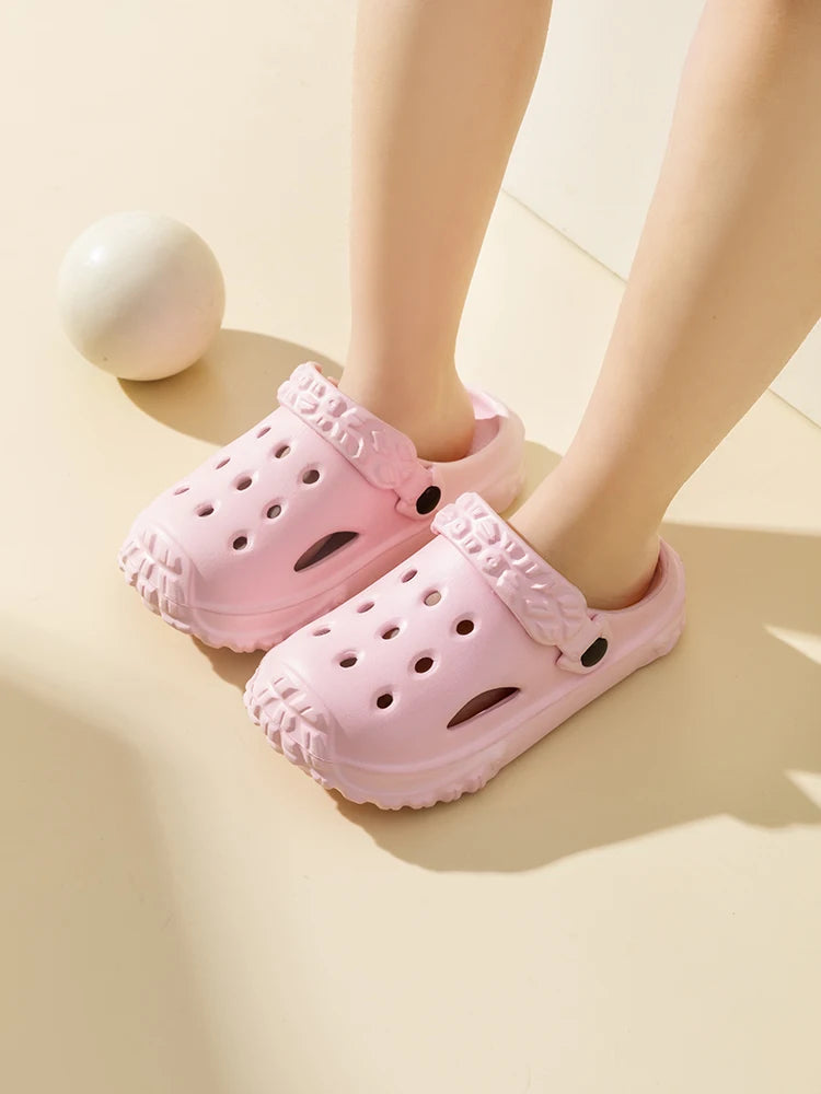 Cute Non-slip girls clogs sandals garden shoes cartoon child baby sandals summer kids slippers high quality beach kids sandals