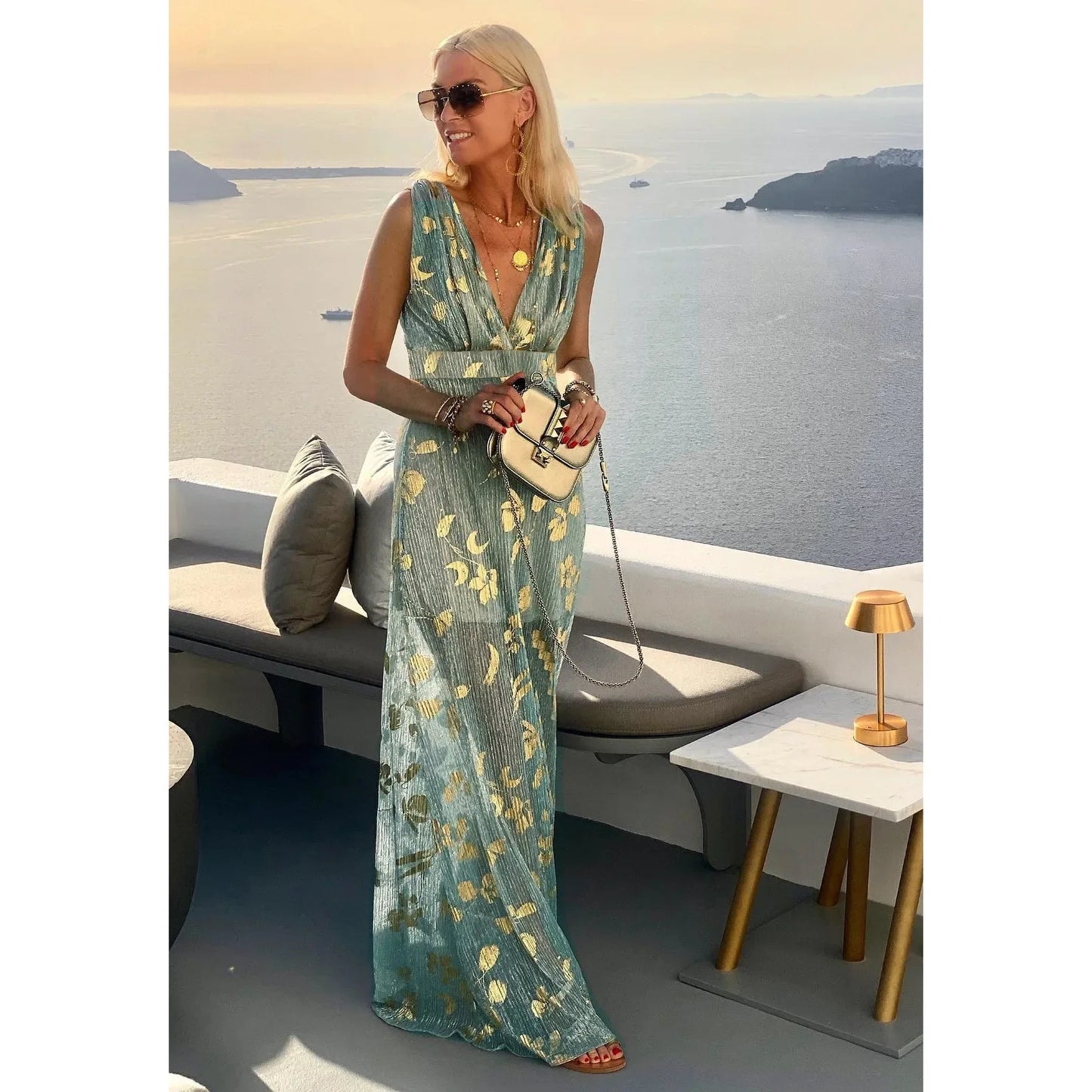 Spring and Summer New Women's Fashion V-neck Hot Stamped Dress for Leisure Vacation Party Women's Dress with Large Swing