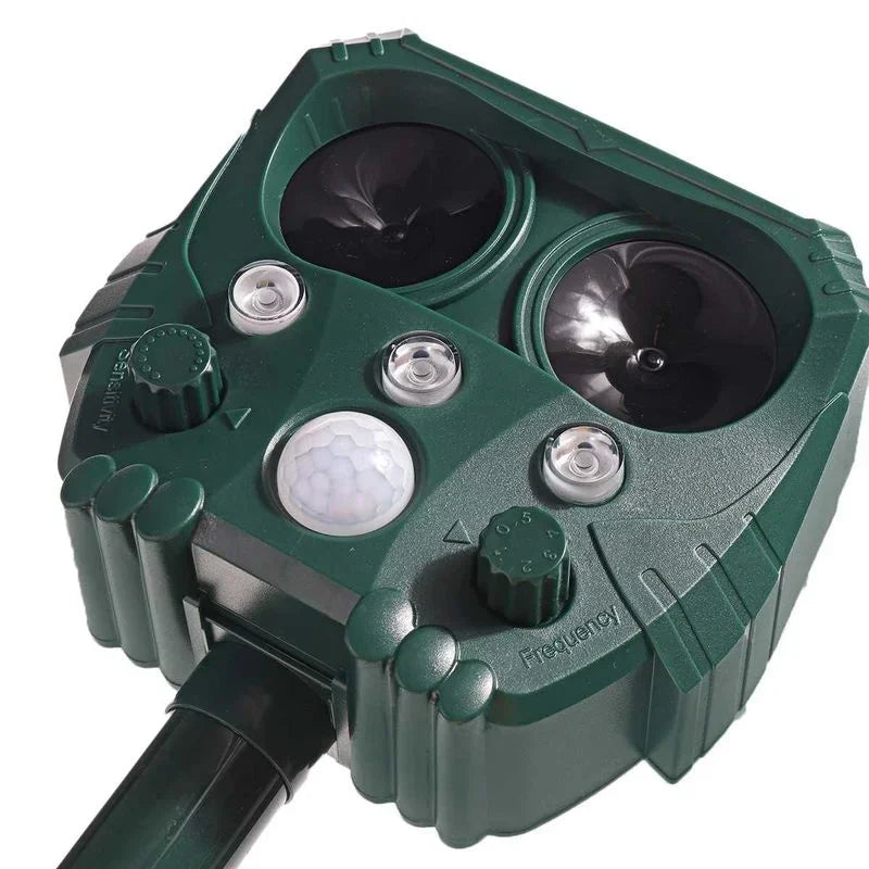 1 PC Garden Solar Powered Outdoor Animal Repeller Motion Sensor Flash Light Dog Cat Raccoon Rabbit Animal Dispeller