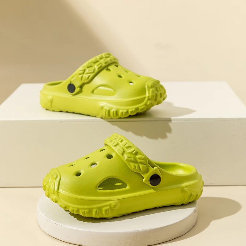 Cute Non-slip girls clogs sandals garden shoes cartoon child baby sandals summer kids slippers high quality beach kids sandals