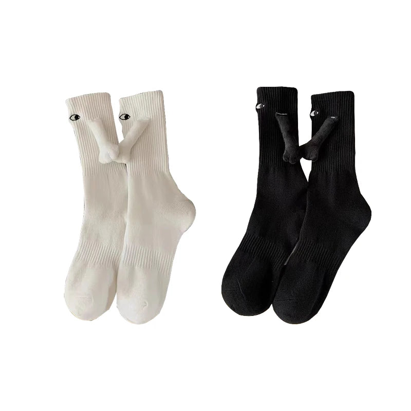 2 Pairs Hand Holding Socks Medium Tube Socks Men And Women's Trend Personalized Magnetic Suction Black And White Couple Socks