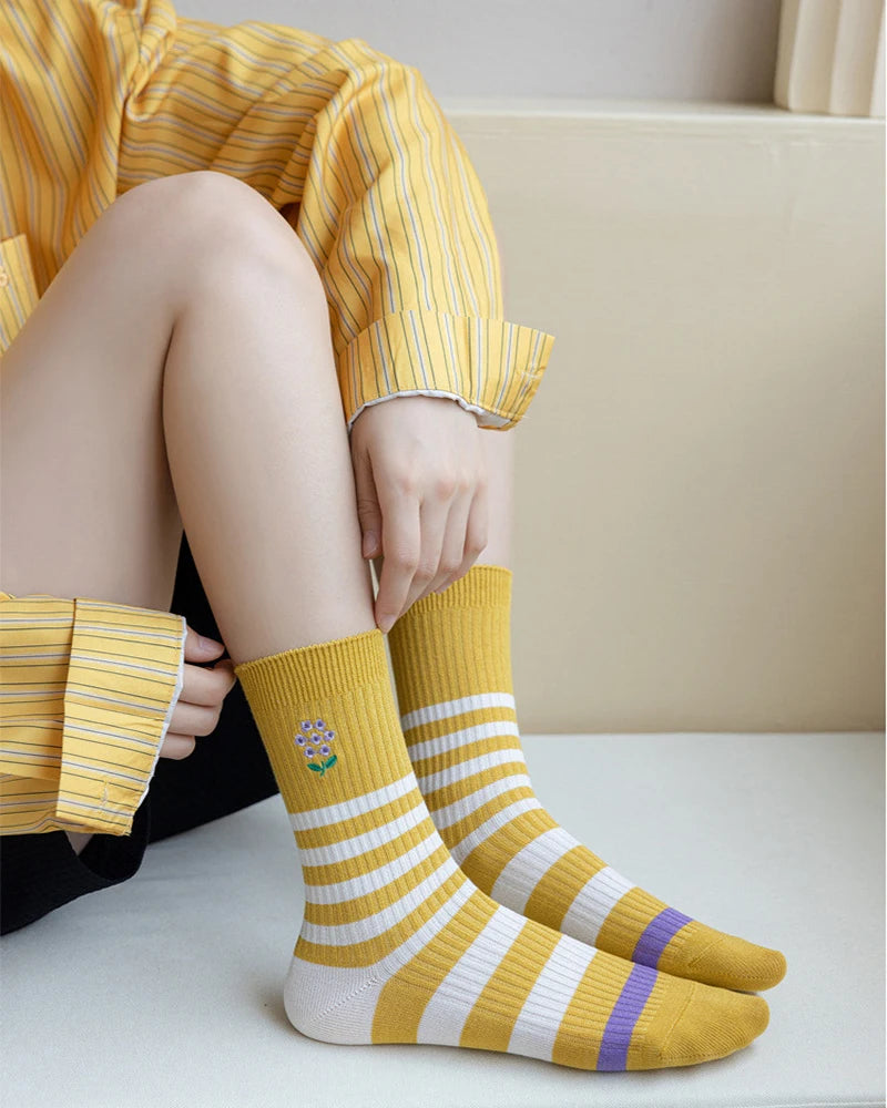 5 Pairs Of Korean Autumn And Winter Yellow Striped Socks Cute Casual Pure Cotton Socks Women's Sports Warm Socks Set