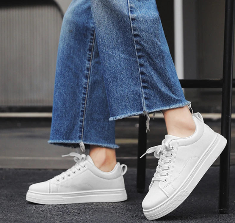 New Spring and Autumn Men's Casual Board Shoes Trendy Student White Shoes, Fashionable Men's Single Shoes
