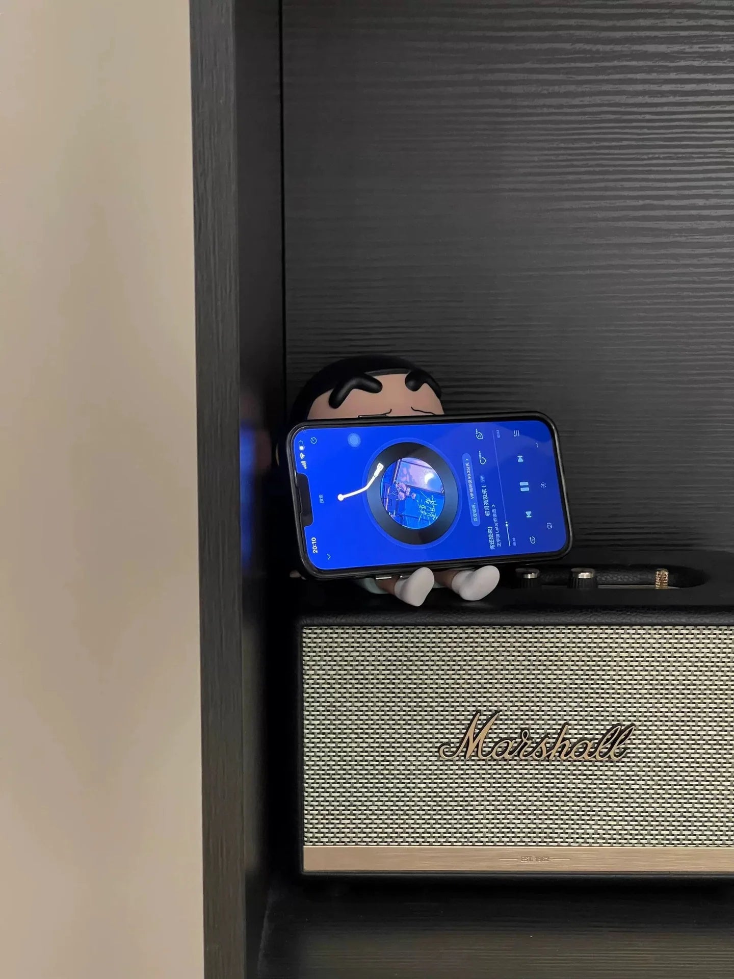 Cartoon Crayon Shin-Chan Boochan Phone Holder Desktop Anime Ornaments Watching Tv Cartoon Phone Support Cute Doll Gifts