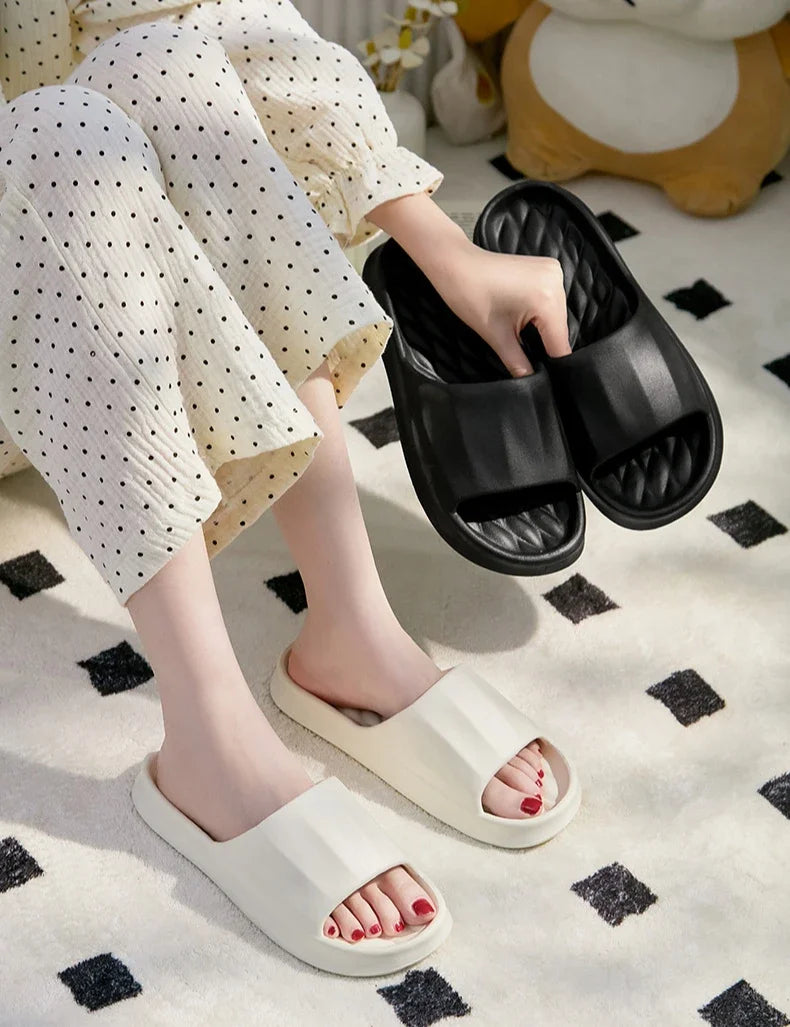 Summer Women's Slippers Cartoon Bear Indoor Soft Sole Comfortable Exquisite Slides Bathroom Anti-slip Beach Outdoor Leisure Shoe