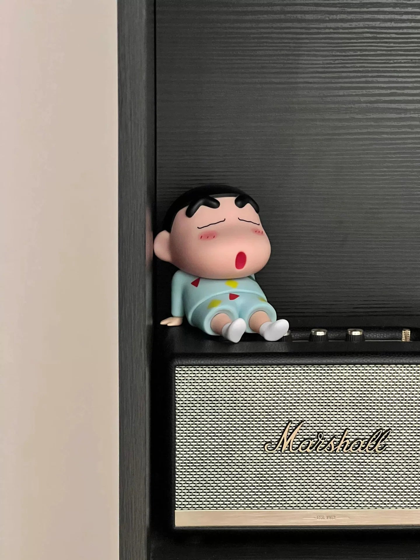 Cartoon Crayon Shin-Chan Boochan Phone Holder Desktop Anime Ornaments Watching Tv Cartoon Phone Support Cute Doll Gifts