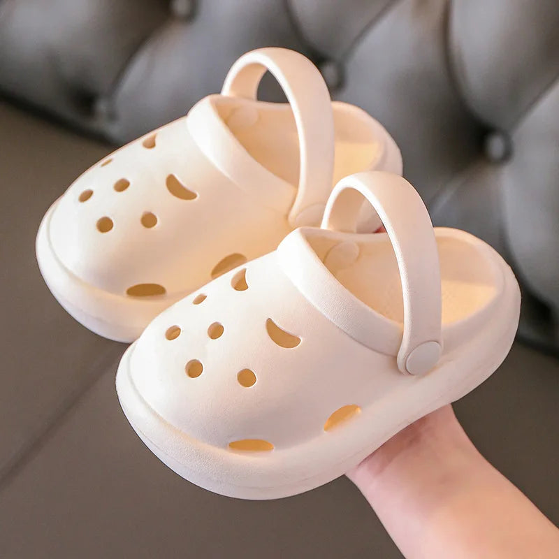 2023 Boys Girls Summer Kids Clogs Children's Hole Shoes Infant Indoor Slippers Non-Slip Beach Sandals Toddler Baby Home Shoes