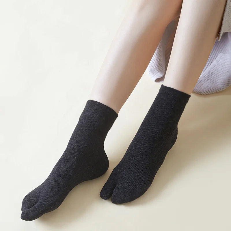 Japanese Men And Women's Summer Fiber Double Fingered Socks Flip-flops Sandals Split Breathable Independent Harajuku Fun Socks