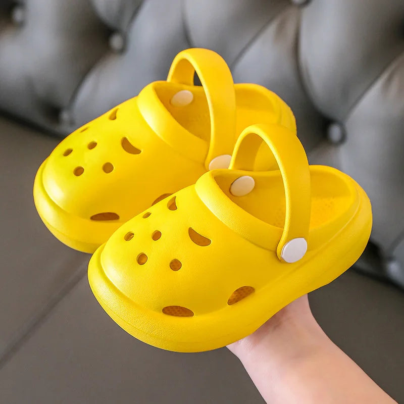 2023 Boys Girls Summer Kids Clogs Children's Hole Shoes Infant Indoor Slippers Non-Slip Beach Sandals Toddler Baby Home Shoes