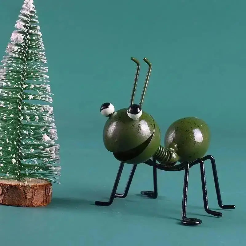 1 Pcs Creative Animal Crafts Home Decoration Crafts Iron Art Metal Ant Wall Hanging Crafts Outdoor Garden Cute Bionic Gift