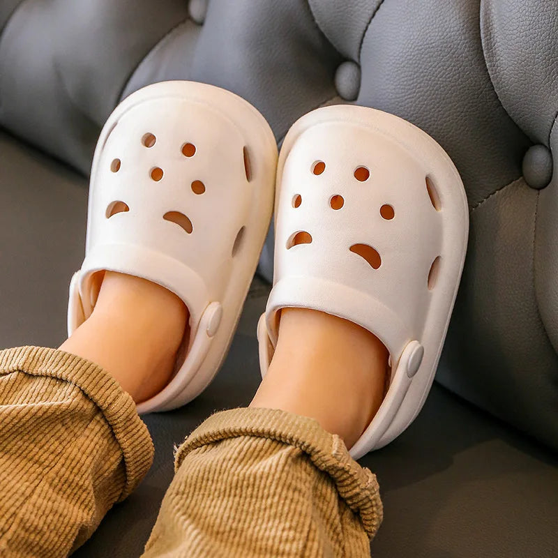 2023 Boys Girls Summer Kids Clogs Children's Hole Shoes Infant Indoor Slippers Non-Slip Beach Sandals Toddler Baby Home Shoes