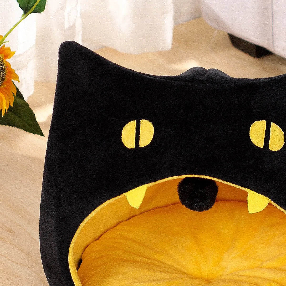 Cats Bed Halloween Goods Warm Houses and Habitats Winter Pet Christmas Puppy Accessories Dog All Kitten Supplies House Accessory