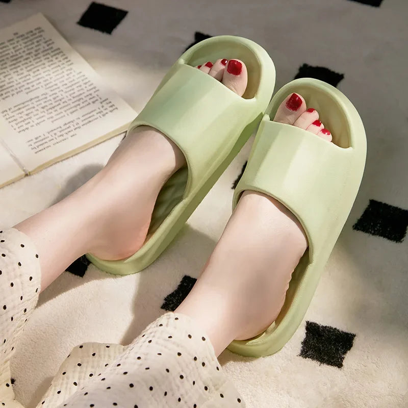 Summer Women's Slippers Cartoon Bear Indoor Soft Sole Comfortable Exquisite Slides Bathroom Anti-slip Beach Outdoor Leisure Shoe