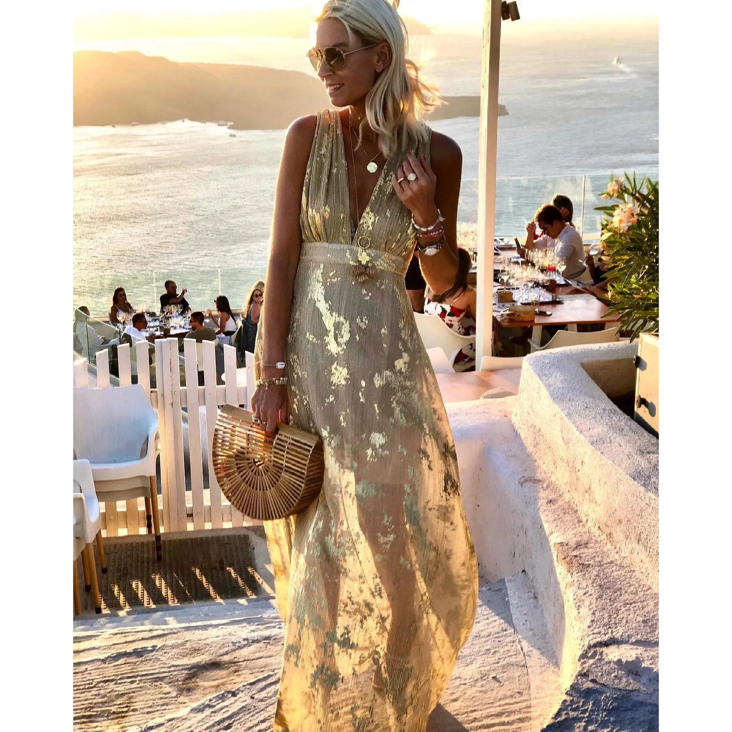 Spring and Summer New Women's Fashion V-neck Hot Stamped Dress for Leisure Vacation Party Women's Dress with Large Swing