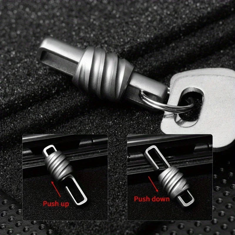 1pc NEW Titanium Alloy Keychain Quick Release Car Keychain Mini Quick Opening Metal Ring Buckle Unisex Gray