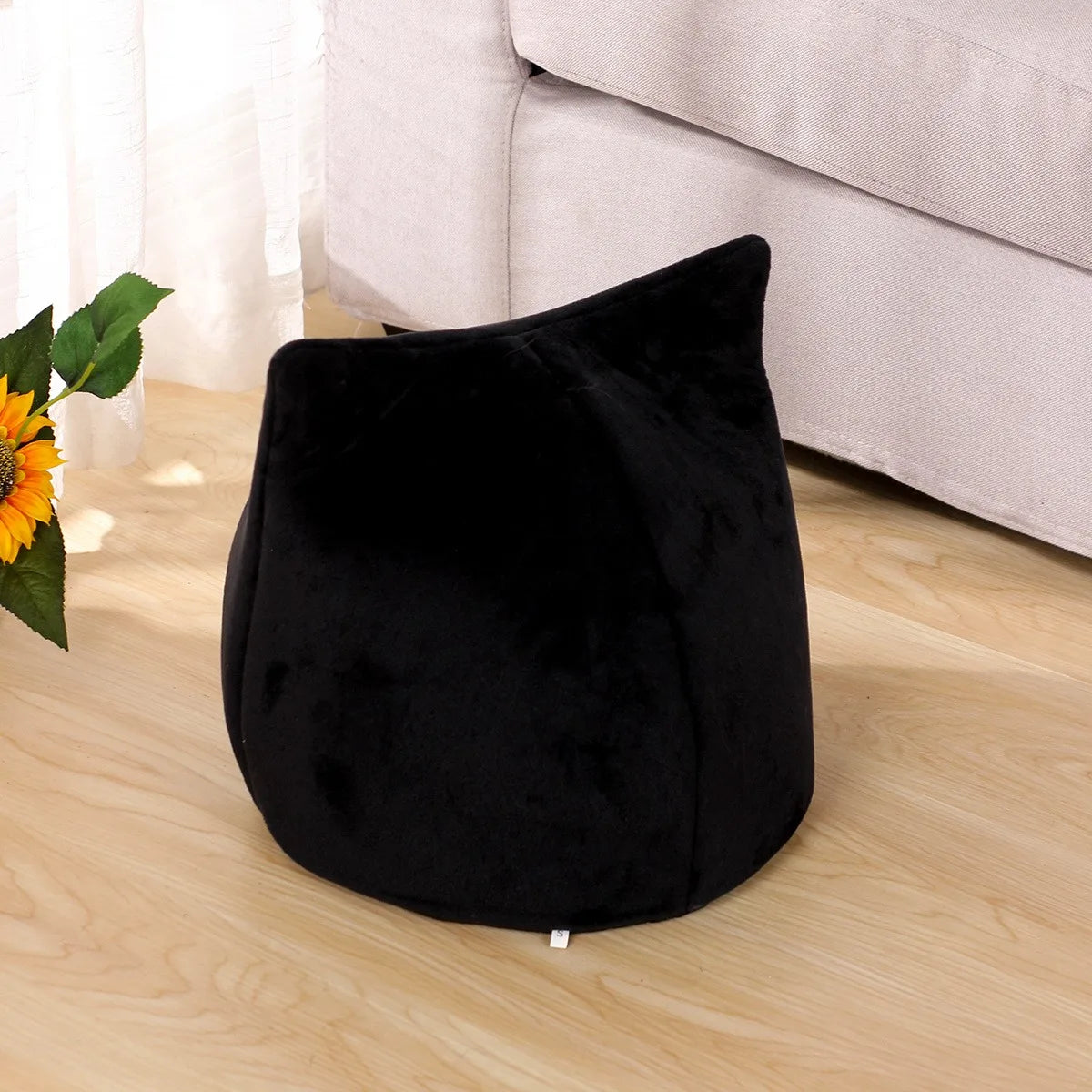 Cats Bed Halloween Goods Warm Houses and Habitats Winter Pet Christmas Puppy Accessories Dog All Kitten Supplies House Accessory