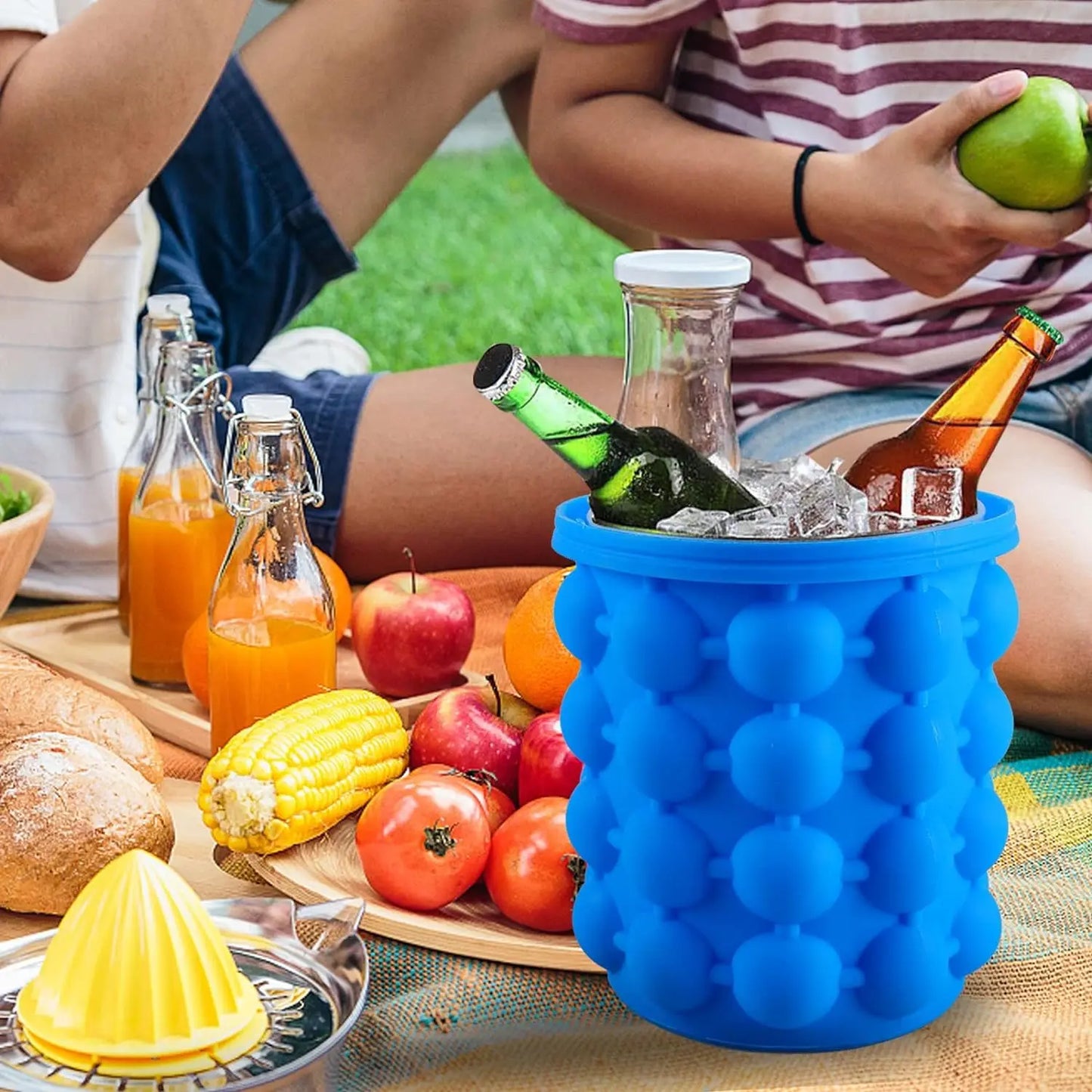 2-in-1 Silicone Bucket Ice Cube Maker Easy Freezing and Serving Perfect for Bars Clubs Essential Drinkware Kitchen Accessories