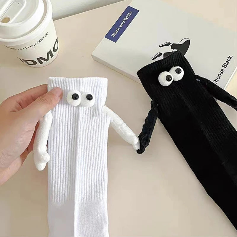 2 Pairs Hand Holding Socks  Medium Tube Socks  Men And Women's Trend  Personalized Magnetic Suction Black And White Couple Socks