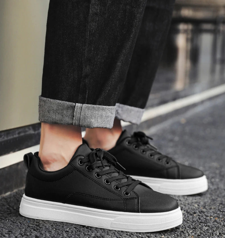 New Spring and Autumn Men's Casual Board Shoes Trendy Student White Shoes, Fashionable Men's Single Shoes